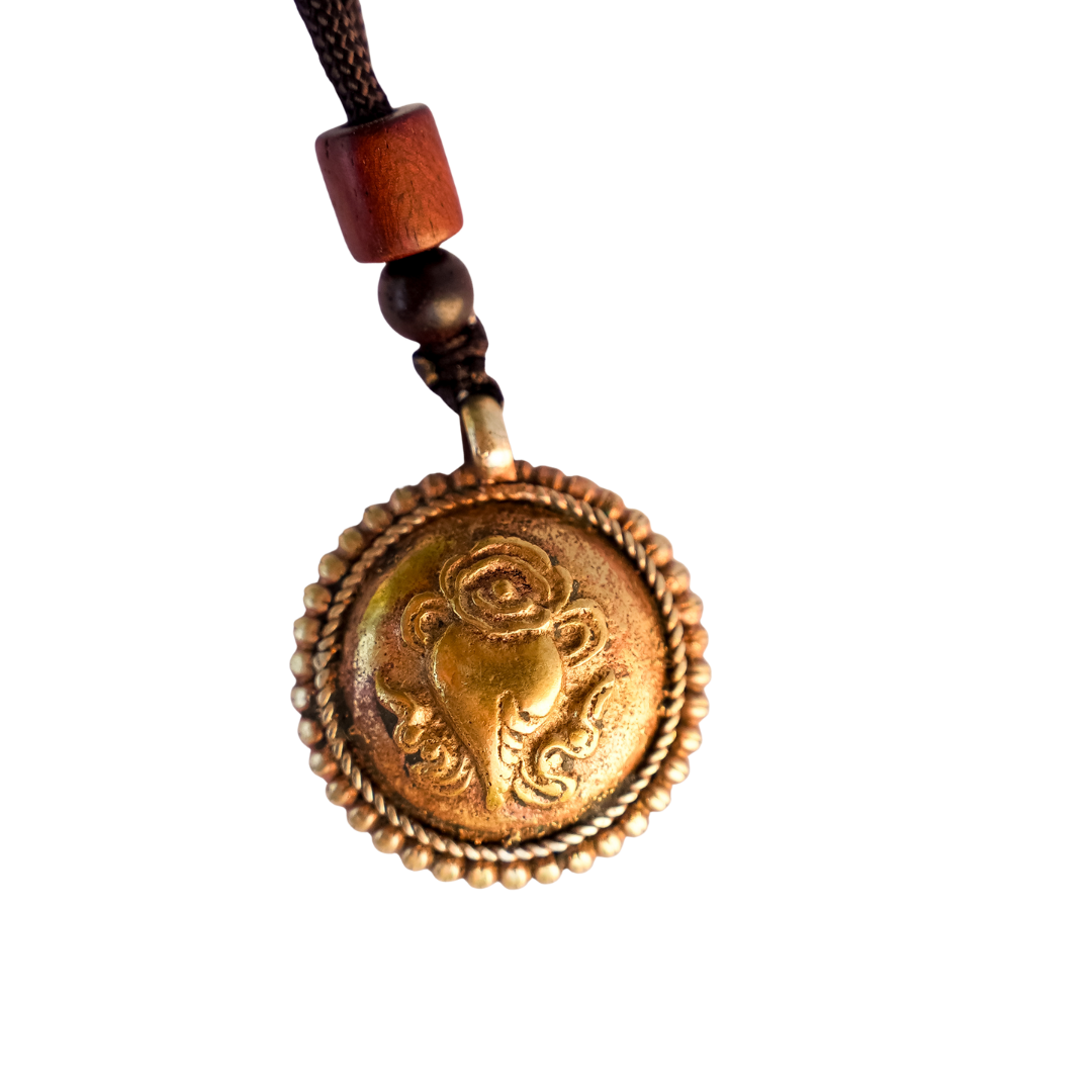 Laklema Copper Conch Shell Pendant